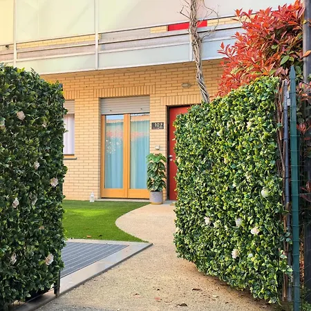 公寓 Elica Garden Near Airport